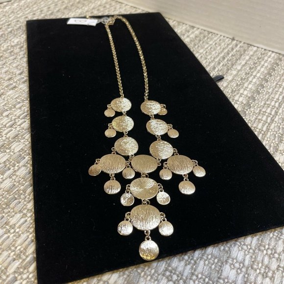 NWT High‎ Fashion Bancroft Gold Tone Textured Statement Bib Necklace - Picture 7 of 8